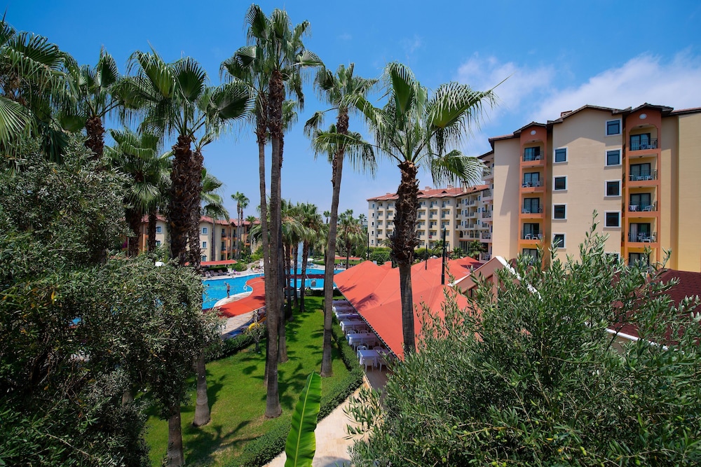Miramare Queen Hotel - All Inclusive — Swimming pool in Side