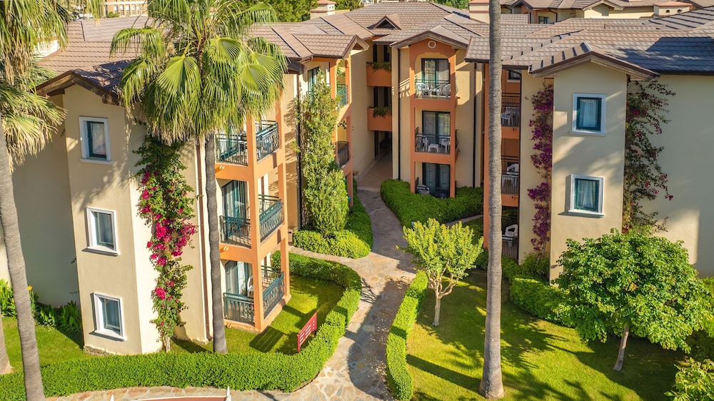 Miramare Queen Hotel - All Inclusive — Hotel building in Side