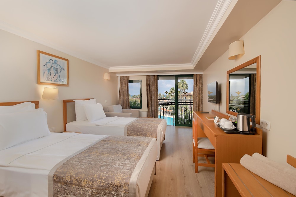 Miramare Queen Hotel - All Inclusive — Hotel rooms in Side