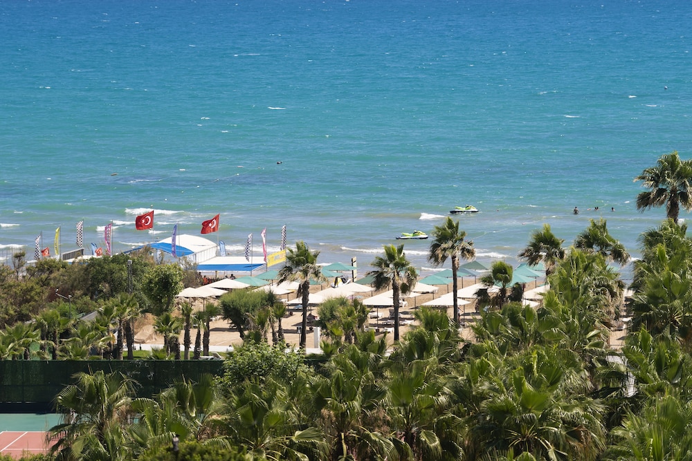 Miramare Queen Hotel - All Inclusive — Beach in Side