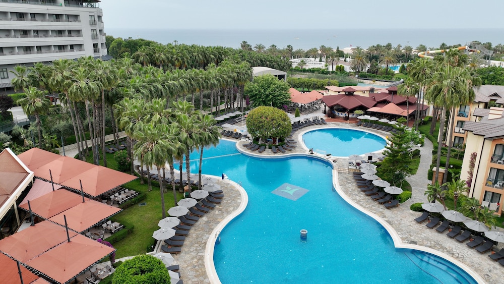 Miramare Queen Hotel - All Inclusive — Swimming pool in Side