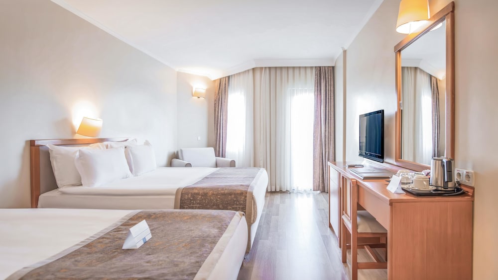Miramare Queen Hotel - All Inclusive — Hotel rooms in Side