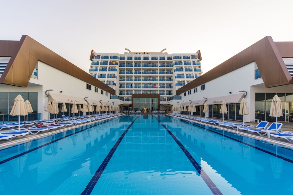 Sun Star Resort — Swimming pool in Alanya