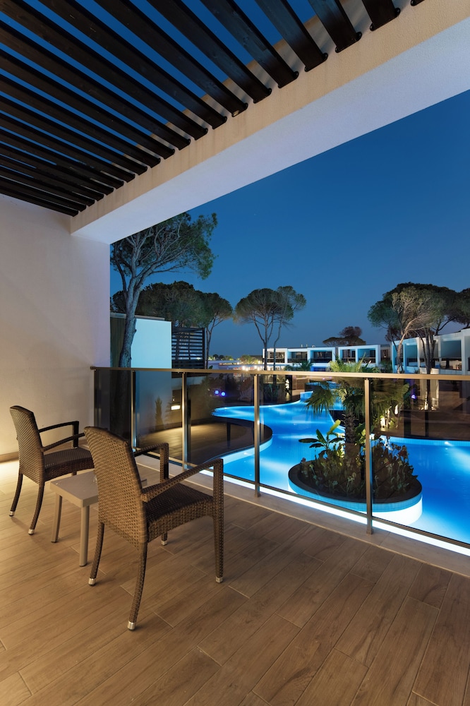 Trendy Lara Hotel — Swimming pool in Belek
