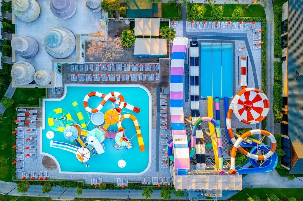 Trendy Lara Hotel — Swimming pool in Belek