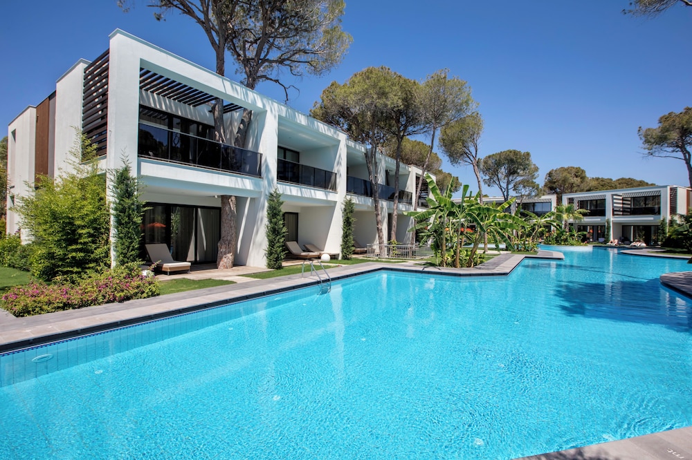 Trendy Lara Hotel — Swimming pool in Belek