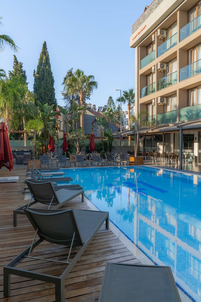 Laren Family Hotel & Spa -  Boutique Hotel — Swimming pool in Antalya
