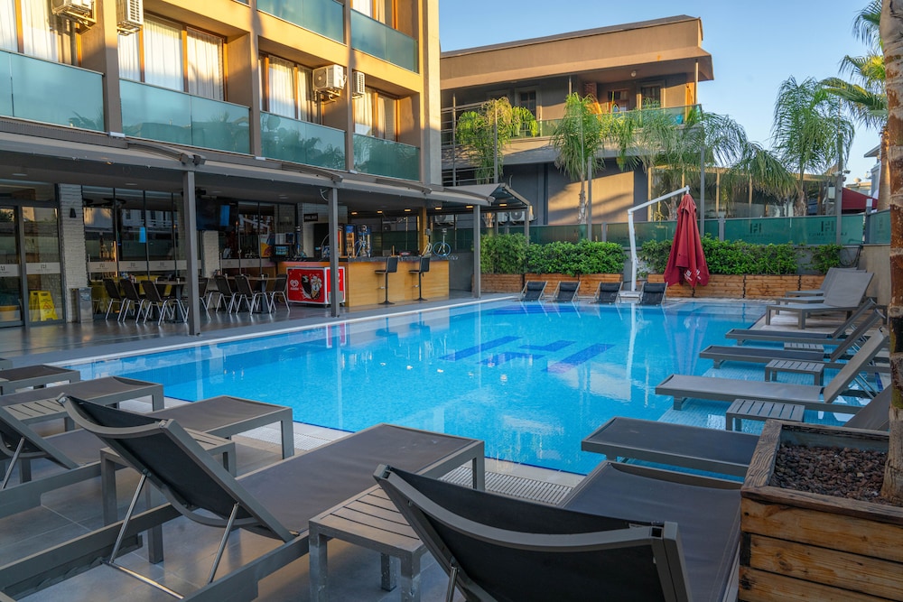 Laren Family Hotel & Spa -  Boutique Hotel — Swimming pool in Antalya