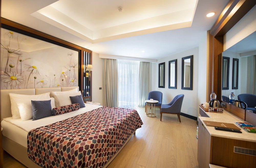 Adalya Elite Lara Hotel - All Inclusive — Hotel rooms in Lara