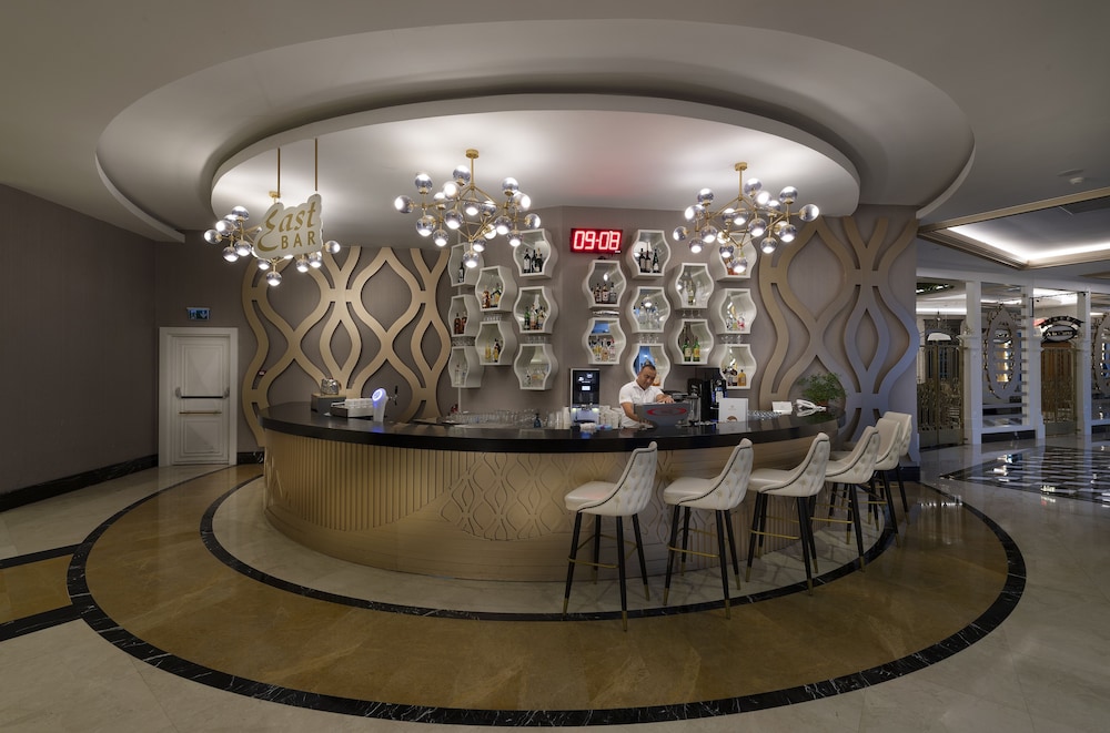 Adalya Elite Lara Hotel - All Inclusive — Restaurant & bars in Lara