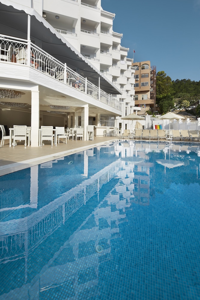 Piccolo Dream Hotel - All Inclusive - Adults Only — Swimming pool in Marmaris, Mugla