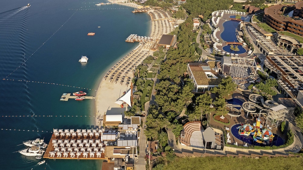 Titanic Luxury Collection Bodrum - All inclusive — Beach in Milas, Mugla