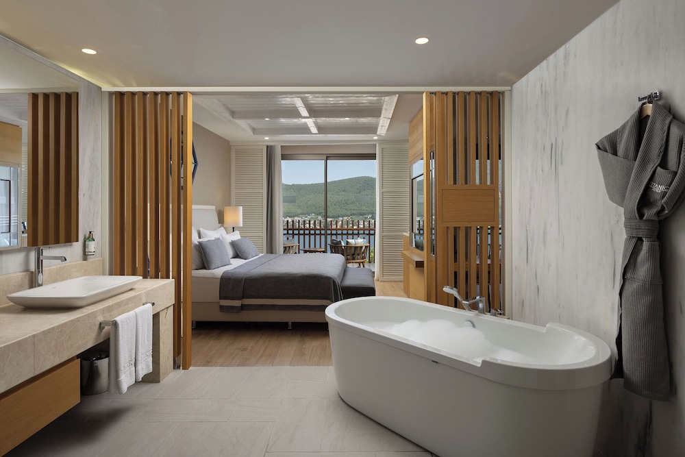Titanic Luxury Collection Bodrum - All inclusive — Hotel rooms in Milas, Mugla