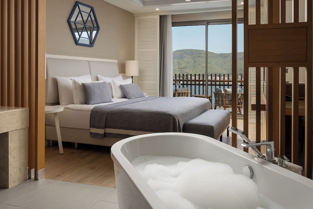Titanic Luxury Collection Bodrum - All inclusive — Hotel rooms in Milas, Mugla