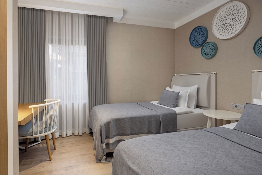 Titanic Luxury Collection Bodrum - All inclusive — Hotel rooms in Milas, Mugla