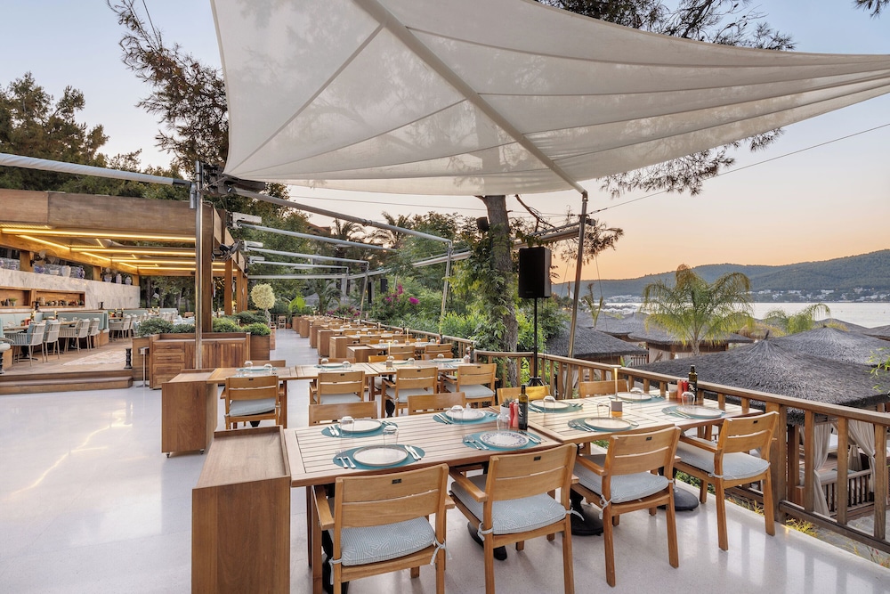 Titanic Luxury Collection Bodrum - All inclusive — Restaurant & bars in Milas, Mugla