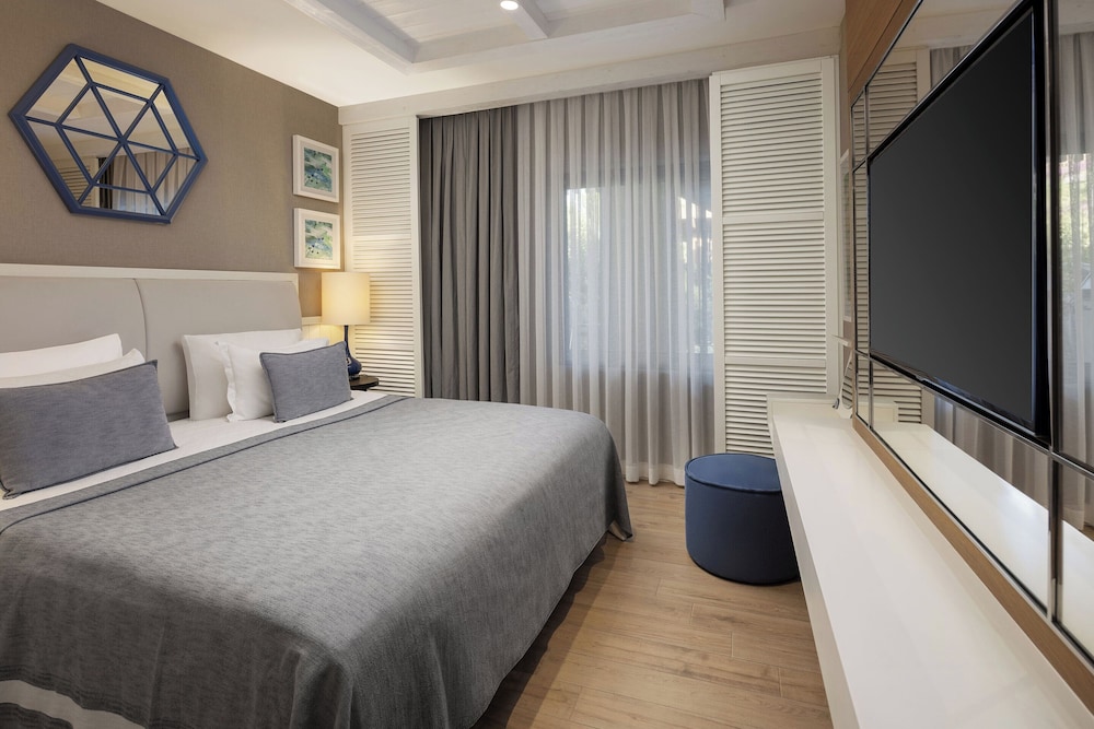 Titanic Luxury Collection Bodrum - All inclusive — Hotel rooms in Milas, Mugla