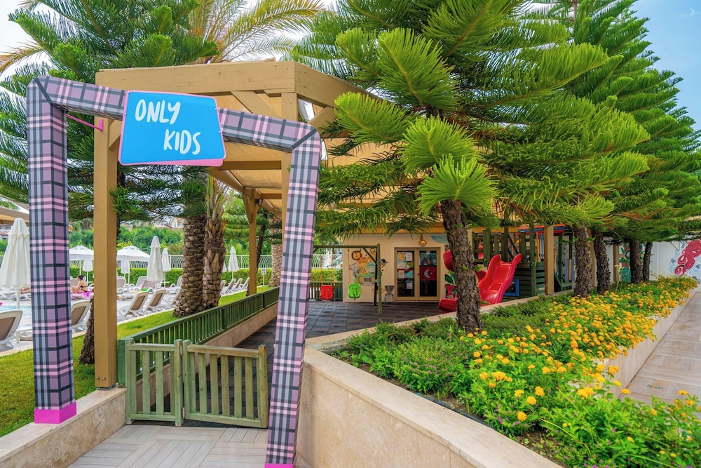 Sidemarin Kirman Premium - Ultra All Inclusive — Attractions for children in Side