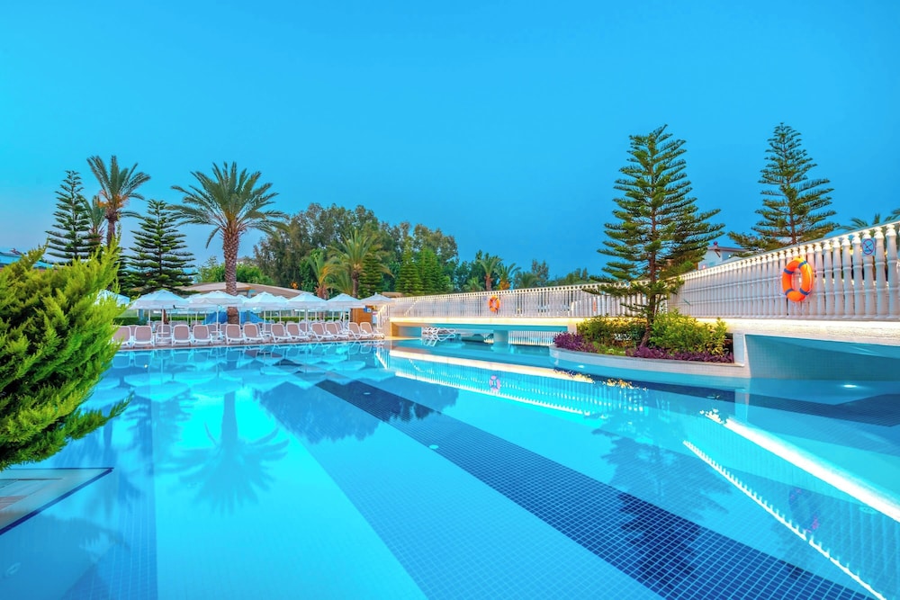 Sidemarin Kirman Premium - Ultra All Inclusive — Swimming pool in Side