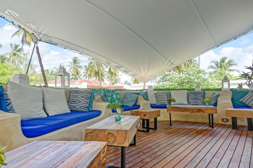 Indigo Beach Zanzibar — Restaurant & bars in Paje, Zanzibar South