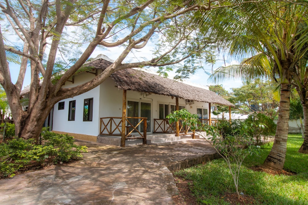 Tanzanite Beach Resort — Hotel building in Nungwi, Zanzibar North