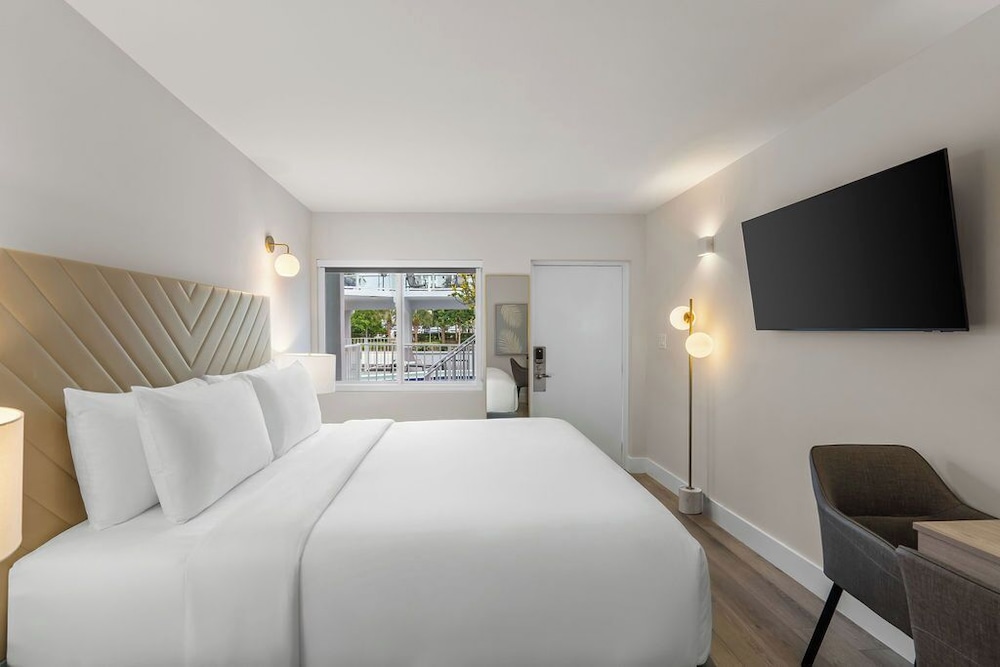The Garden Hotel & Resort — Hotel rooms in Fort Lauderdale, Florida