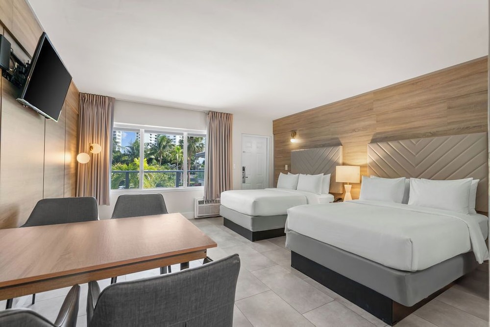 The Garden Hotel & Resort — Hotel rooms in Fort Lauderdale, Florida