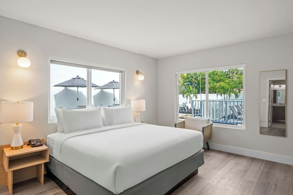 The Garden Hotel & Resort — Hotel rooms in Fort Lauderdale, Florida