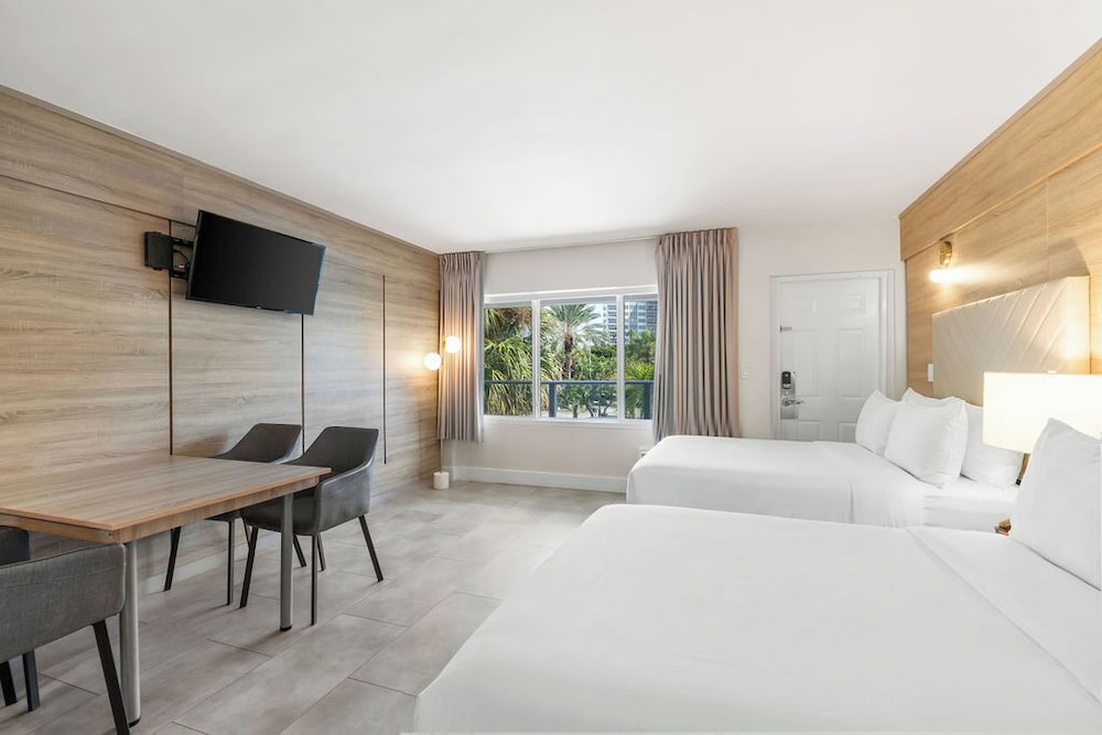 The Garden Hotel & Resort — Hotel rooms in Fort Lauderdale, Florida