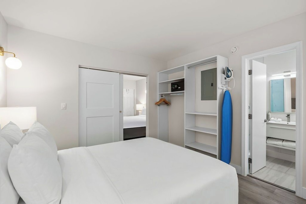 The Garden Hotel & Resort — Hotel rooms in Fort Lauderdale, Florida