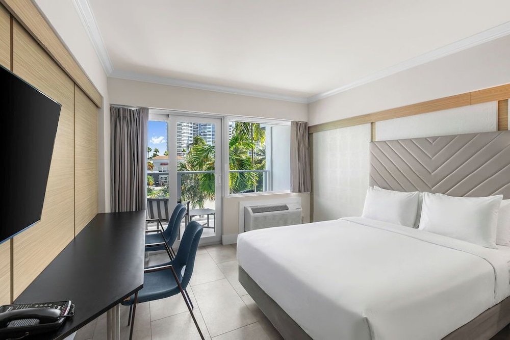 The Garden Hotel & Resort — Hotel rooms in Fort Lauderdale, Florida