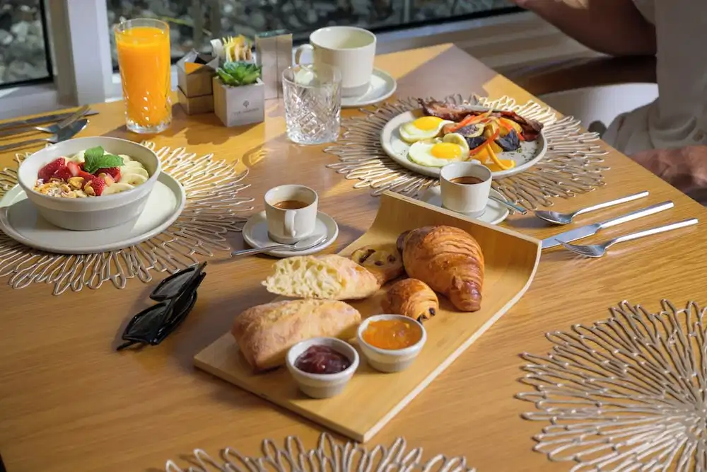 The Garden Hotel & Resort — Restaurant & bars in Fort Lauderdale, Florida