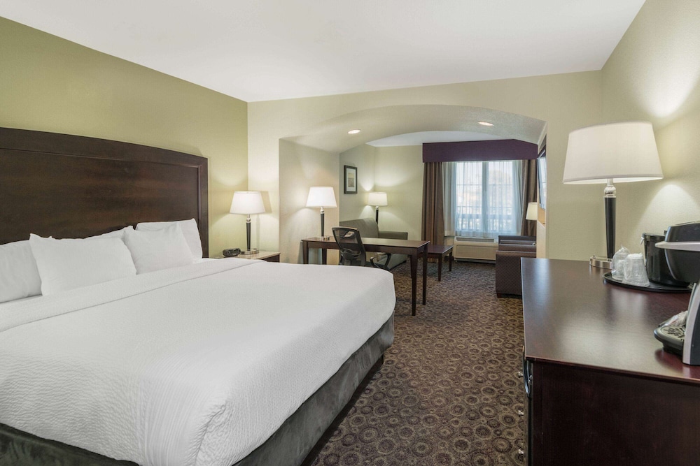 La Quinta Inn & Suites by Wyndham Las Vegas Airport South — Hotel rooms in Las Vegas, Nevada