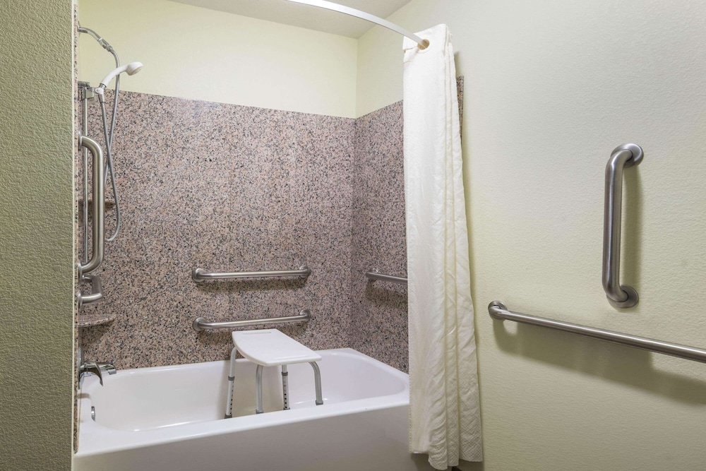 La Quinta Inn & Suites by Wyndham Las Vegas Airport South — Hotel rooms in Las Vegas, Nevada