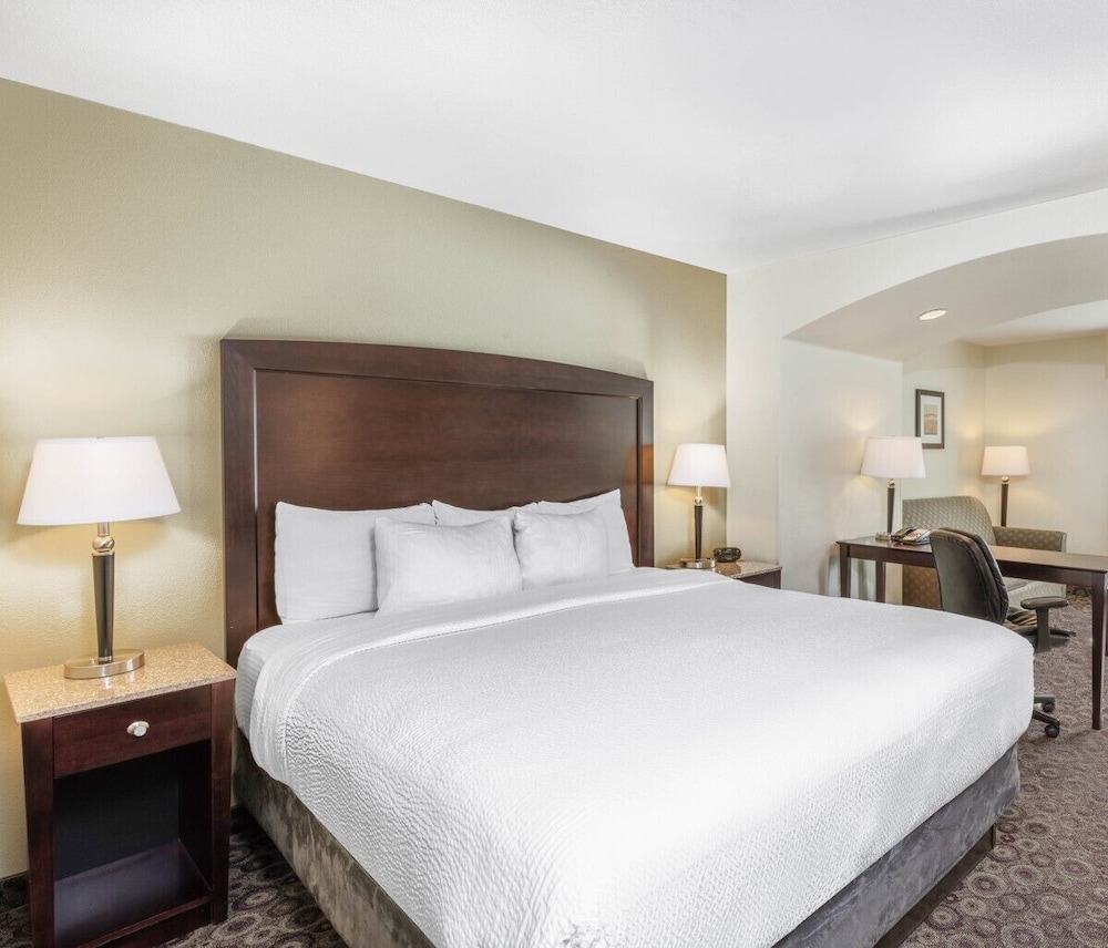La Quinta Inn & Suites by Wyndham Las Vegas Airport South — Hotel rooms in Las Vegas, Nevada