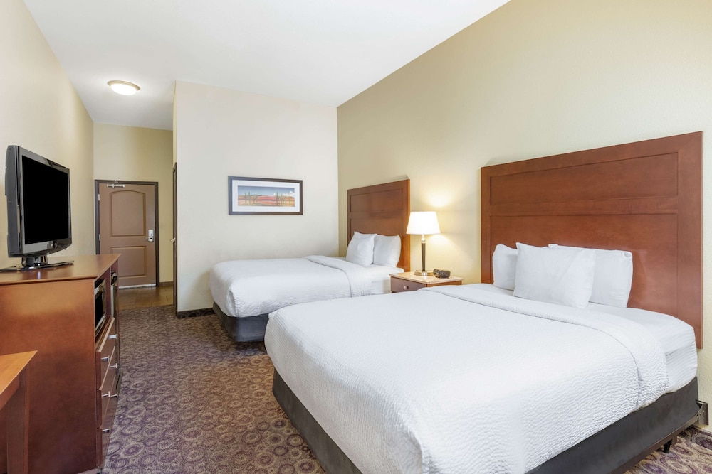 La Quinta Inn & Suites by Wyndham Las Vegas Airport South — Hotel rooms in Las Vegas, Nevada