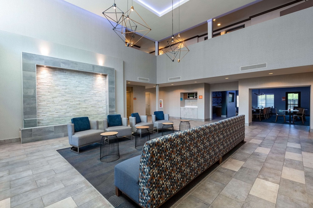 La Quinta Inn & Suites by Wyndham Las Vegas Airport South — Hotel rooms in Las Vegas, Nevada