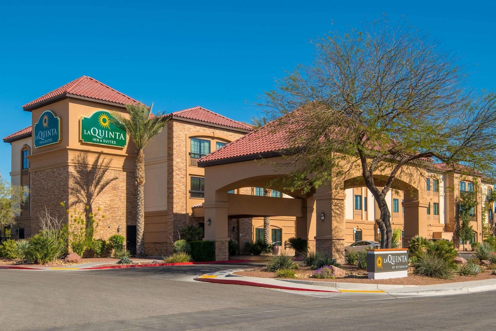 La Quinta Inn & Suites by Wyndham Las Vegas Airport South — Hotel building in Las Vegas, Nevada