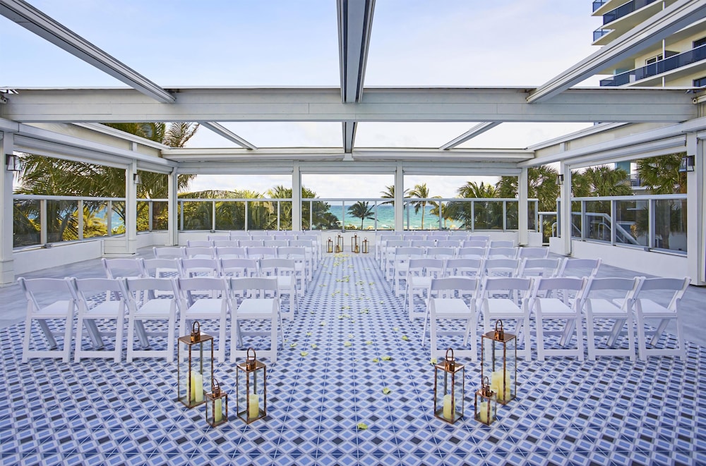 Andaz Miami Beach Resort & Spa — Hotel building in Miami, Florida