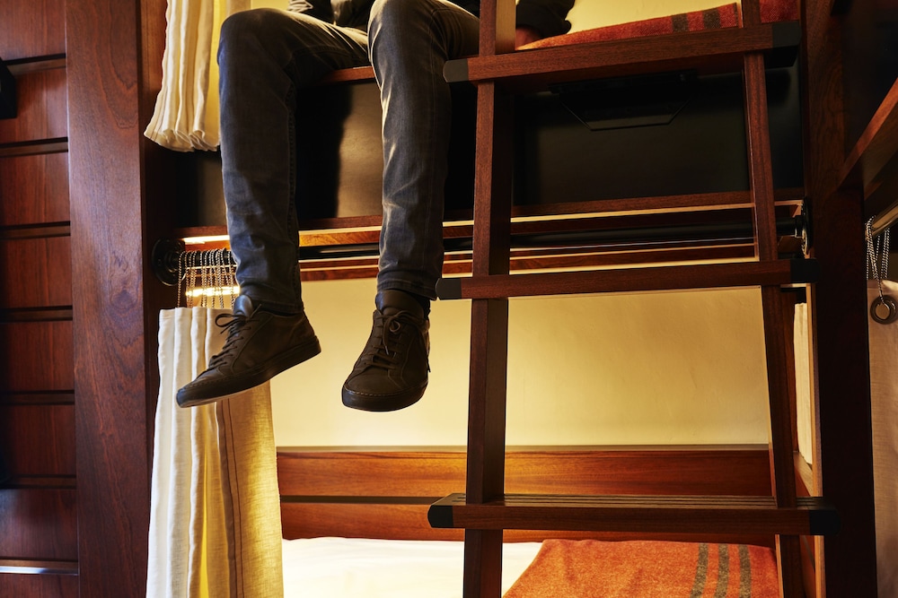 Freehand Chicago — Hotel rooms in Chicago, Illinois
