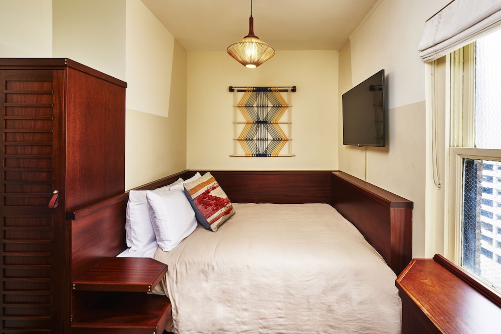 Freehand Chicago — Hotel rooms in Chicago, Illinois