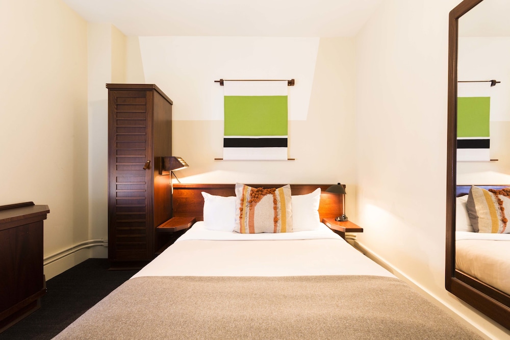 Freehand Chicago — Hotel rooms in Chicago, Illinois