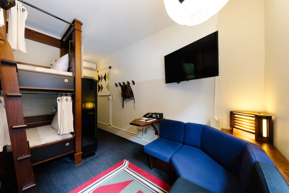 Freehand Chicago — Hotel rooms in Chicago, Illinois
