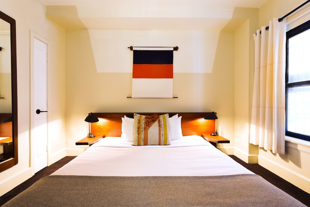 Freehand Chicago — Hotel rooms in Chicago, Illinois