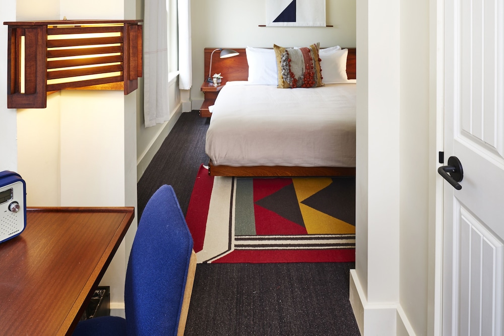 Freehand Chicago — Hotel rooms in Chicago, Illinois