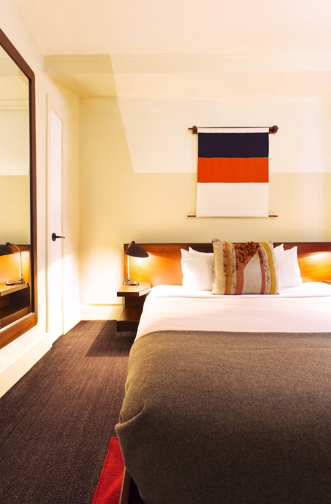 Freehand Chicago — Hotel rooms in Chicago, Illinois