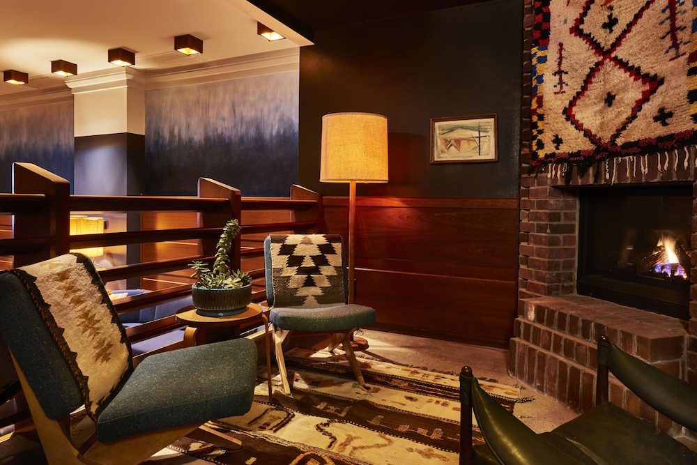 Freehand Chicago — Hotel building in Chicago, Illinois