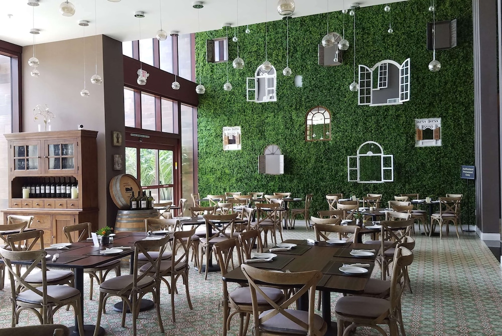 Magic Village Yards, Trademark Collection by Wyndham — Restaurant & bars in Kissimmee, Florida