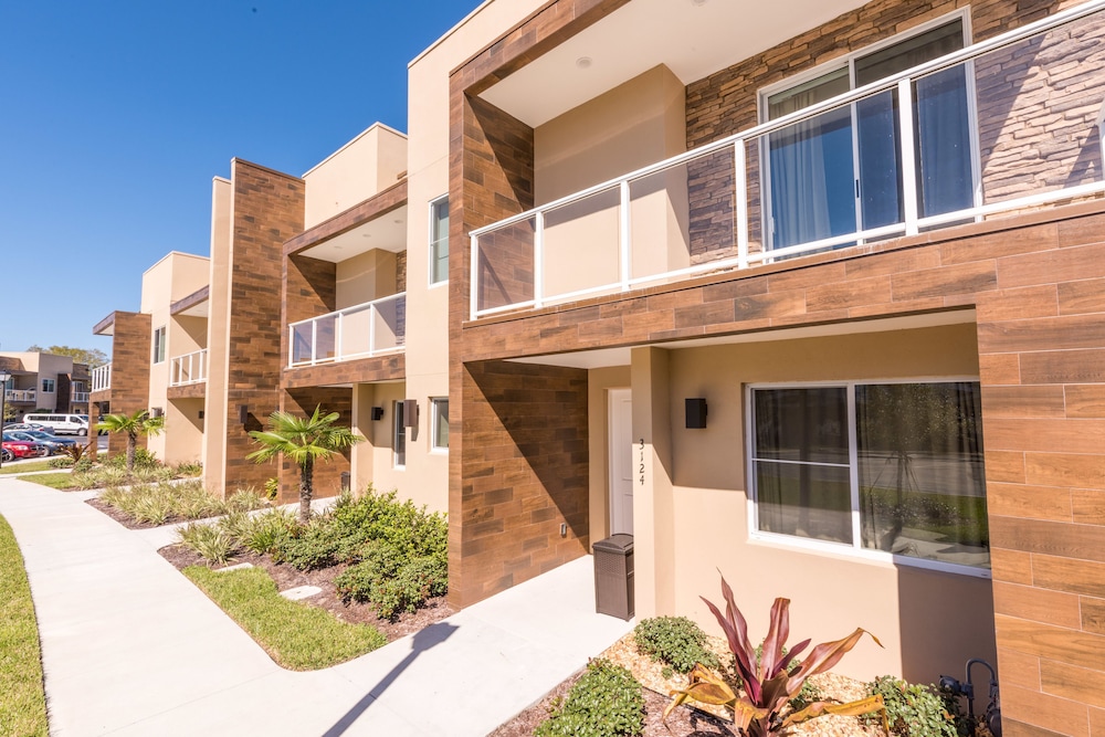 Magic Village Yards, Trademark Collection by Wyndham — Hotel building in Kissimmee, Florida