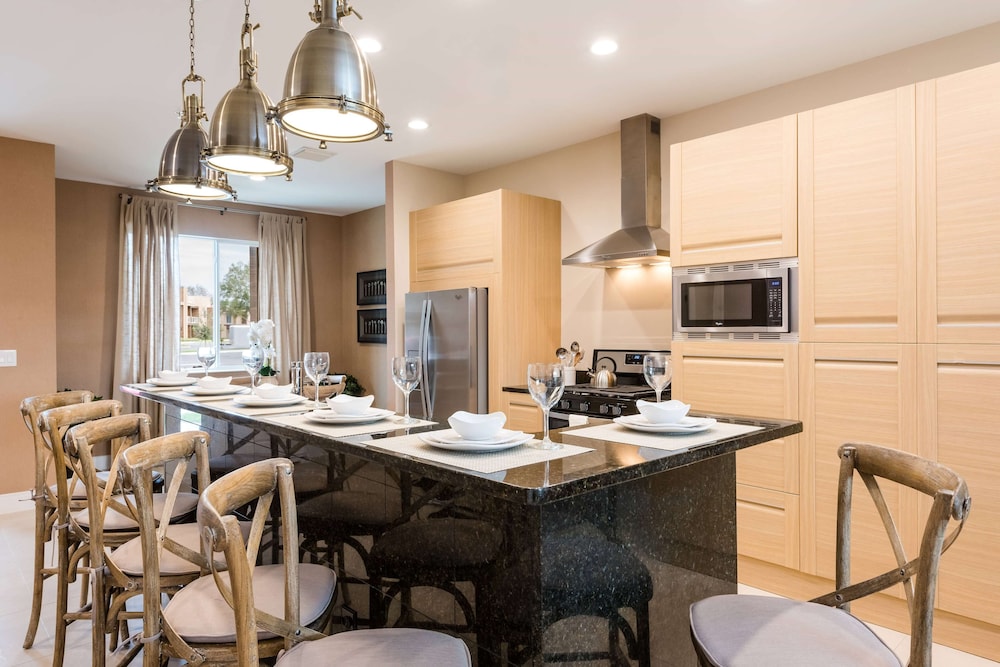 Magic Village Yards, Trademark Collection by Wyndham — Restaurant & bars in Kissimmee, Florida
